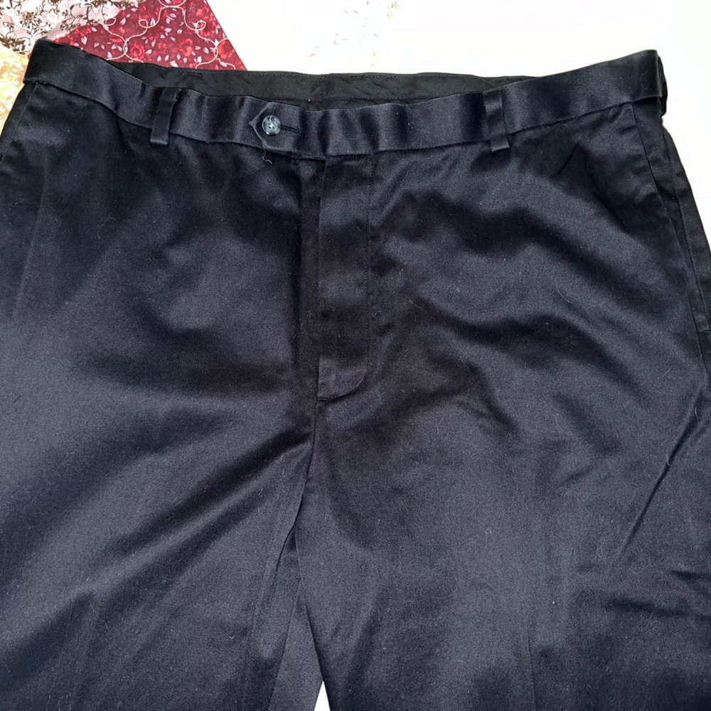 Black dress pants. Worn ONCE. Perfect condition!!! 40x32